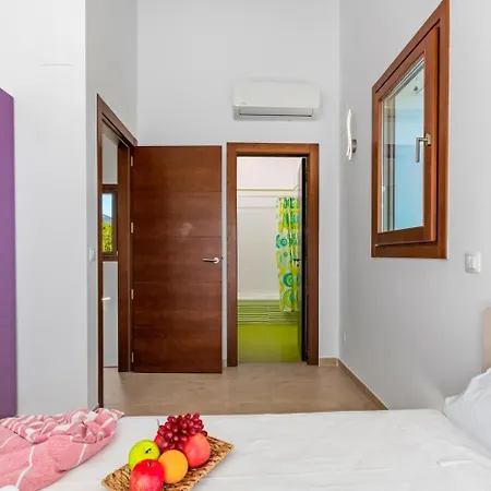Natura - Plusholidays Vila *
